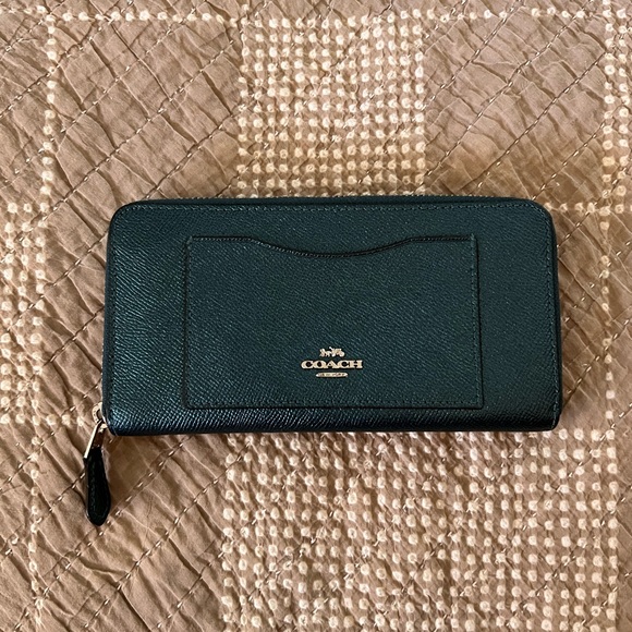 Coach Wallet - Picture 1 of 5